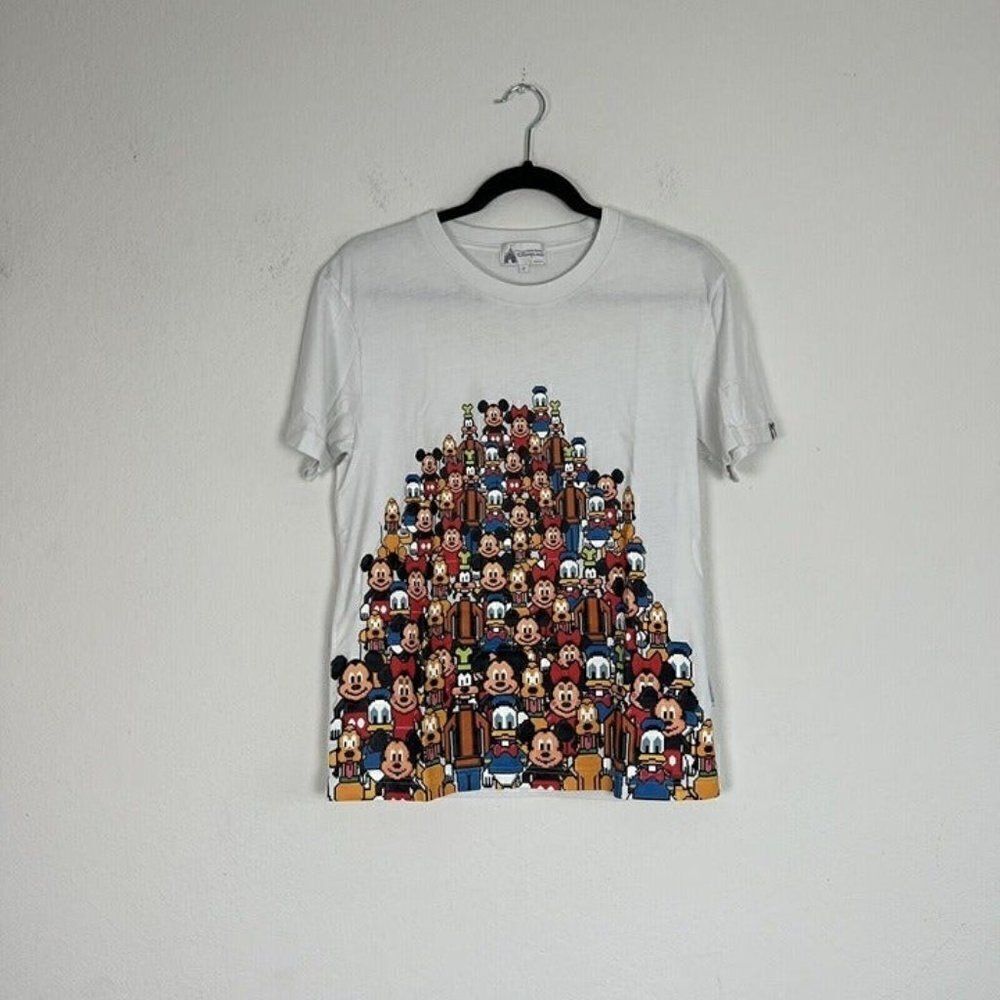 DisneyLand Hong Kong Graphic T-shirt Men Adult Medium White Short Sleeve Tee